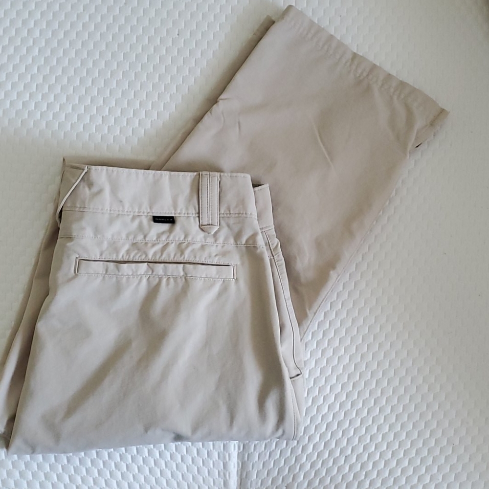 Oakley - Never Worn